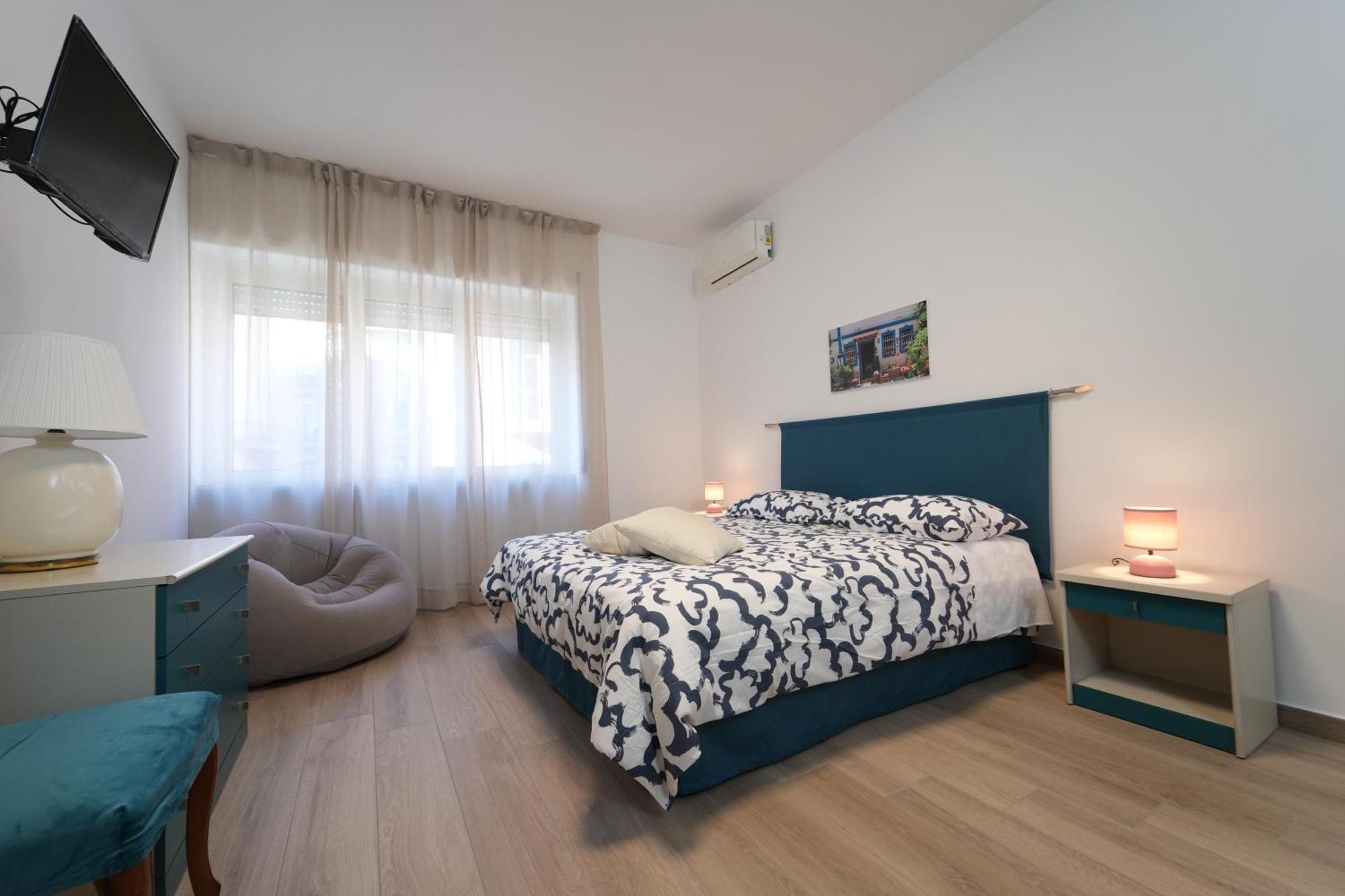 Panorama Vesuvius Affittacamere Guesthouse With Lift Near To Subway In Napoli Center מראה חיצוני תמונה