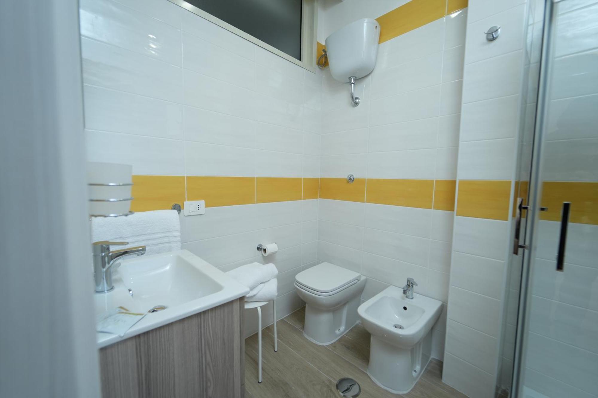 Panorama Vesuvius Affittacamere Guesthouse With Lift Near To Subway In Napoli Center מראה חיצוני תמונה