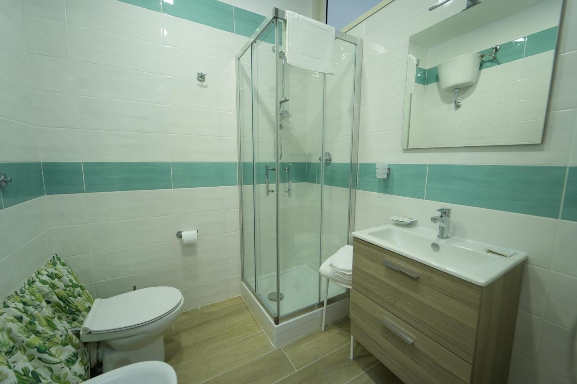 Panorama Vesuvius Affittacamere Guesthouse With Lift Near To Subway In Napoli Center מראה חיצוני תמונה